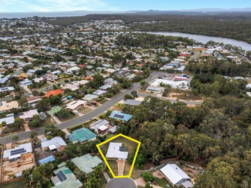 11 Kirrang Place, Boyne Island QLD 4680