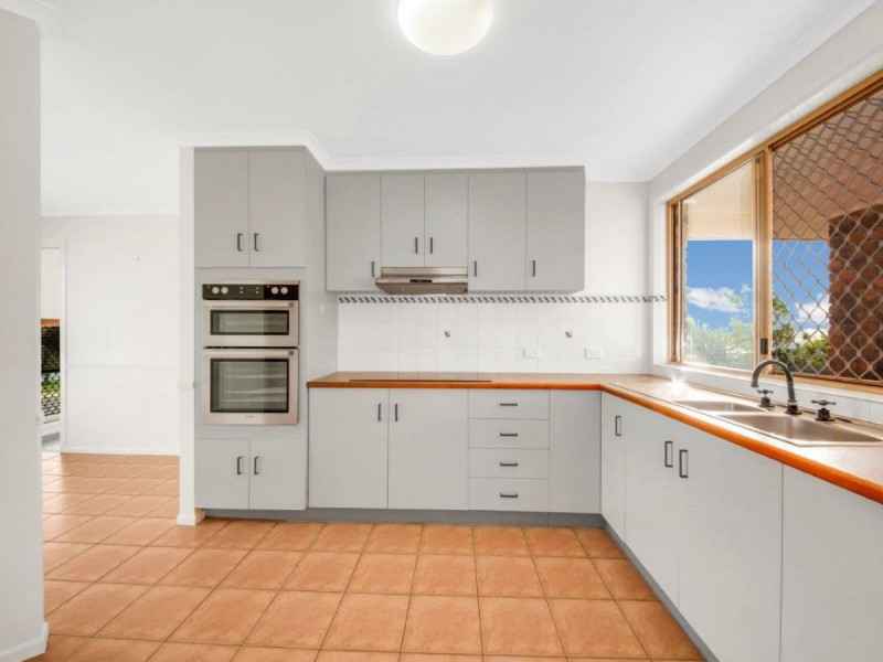 6 Graham Street, Tannum Sands QLD 4680