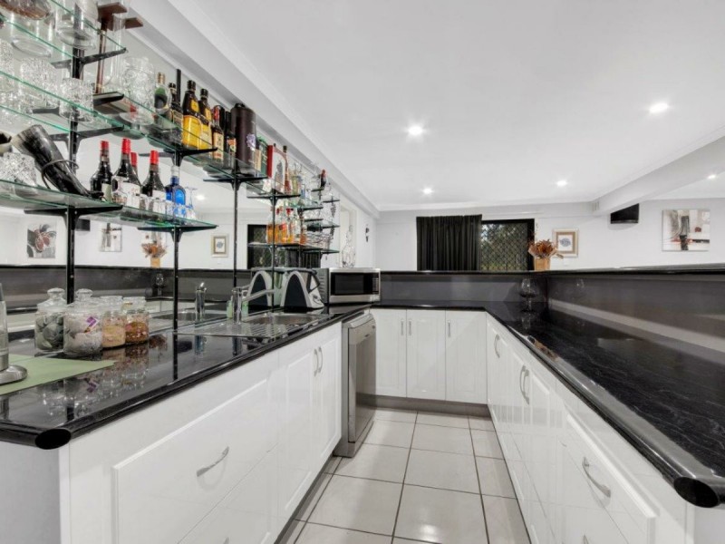 34 McPherson Road, Boyne Island QLD 4680