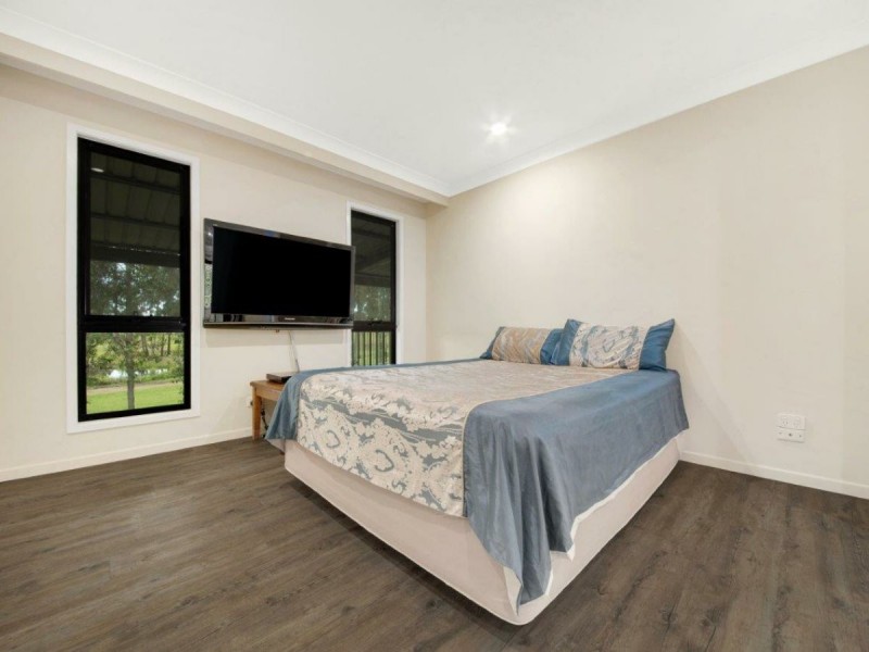 34 McPherson Road, Boyne Island QLD 4680