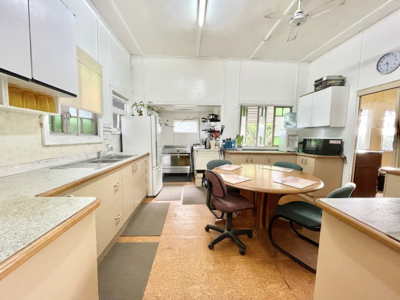 595 Red Hill Road, Bororen QLD 4678