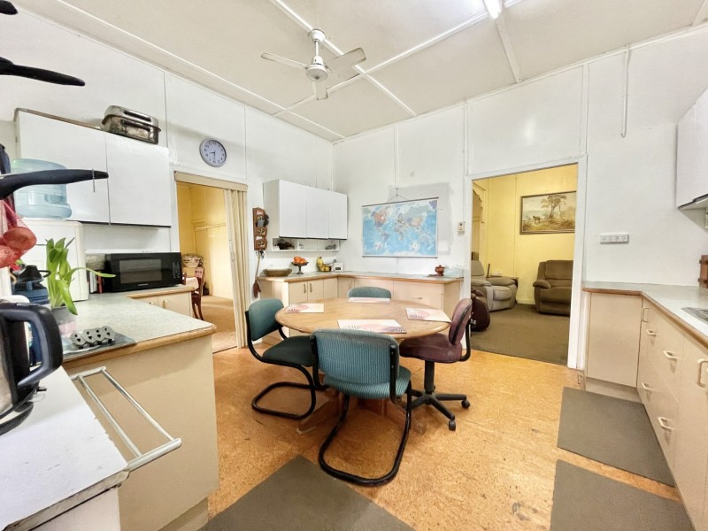 595 Red Hill Road, Bororen QLD 4678