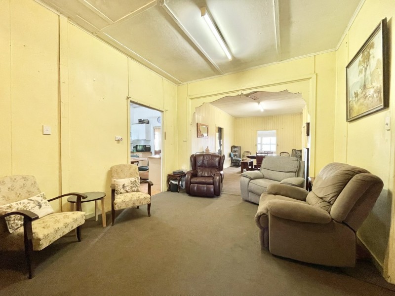 595 Red Hill Road, Bororen QLD 4678