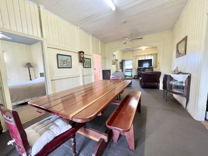 595 Red Hill Road, Bororen QLD 4678