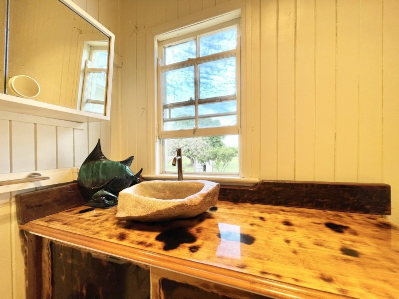 595 Red Hill Road, Bororen QLD 4678