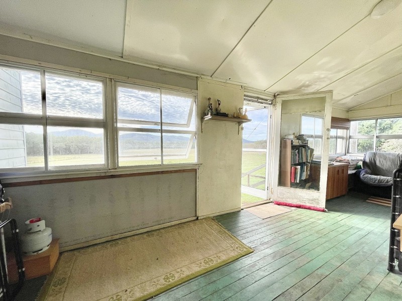 595 Red Hill Road, Bororen QLD 4678