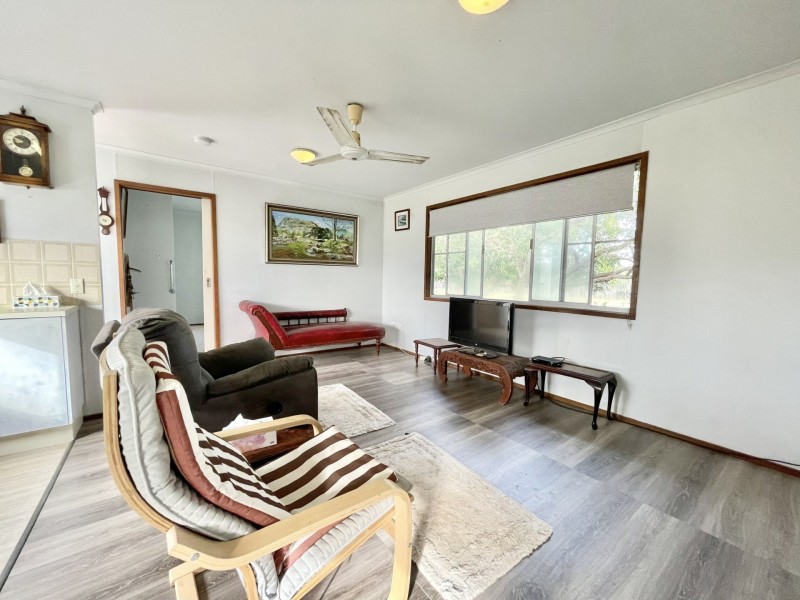 595 Red Hill Road, Bororen QLD 4678