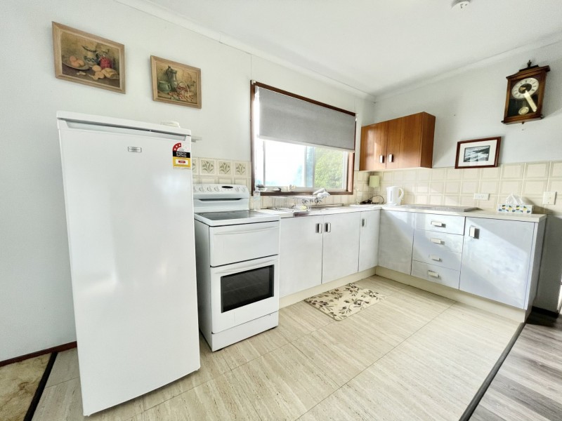 595 Red Hill Road, Bororen QLD 4678