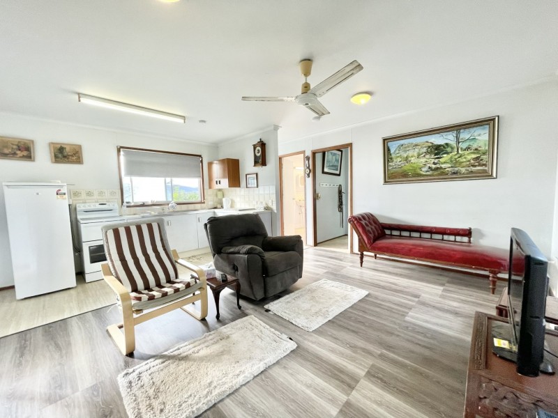 595 Red Hill Road, Bororen QLD 4678