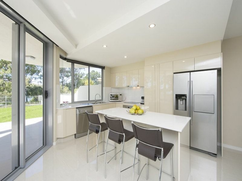 205/10 Wyndham Avenue, Boyne Island QLD 4680
