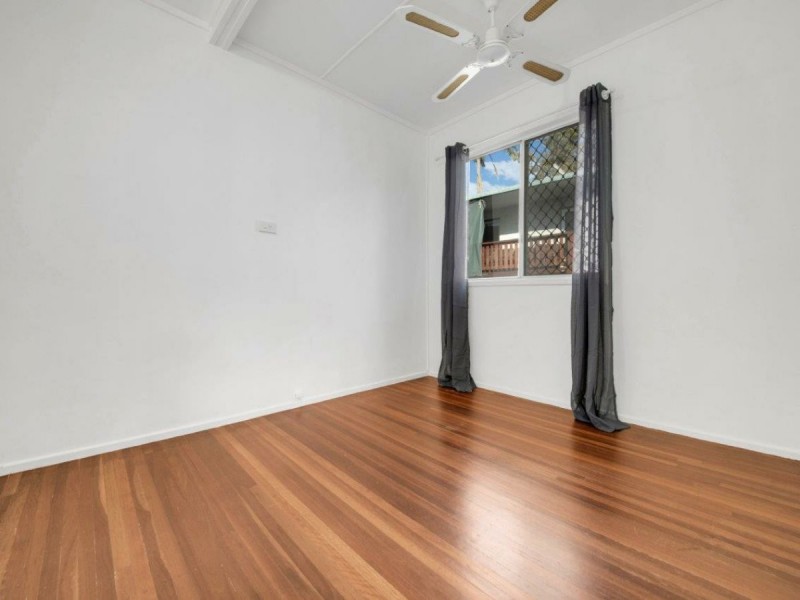 16 Marina Avenue, Boyne Island QLD 4680