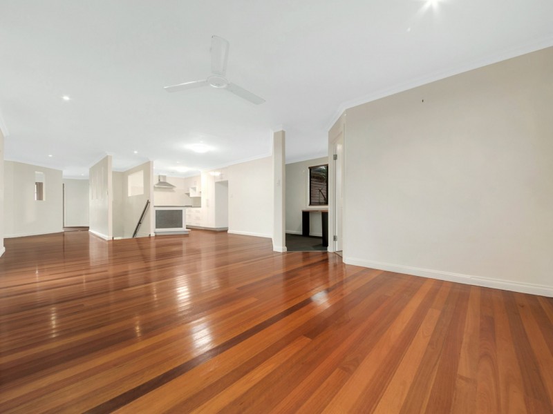 9 Lighthouse Drive, Boyne Island QLD 4680