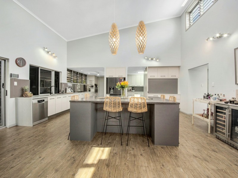 6 Tree Tops Close, O’connell QLD 4680