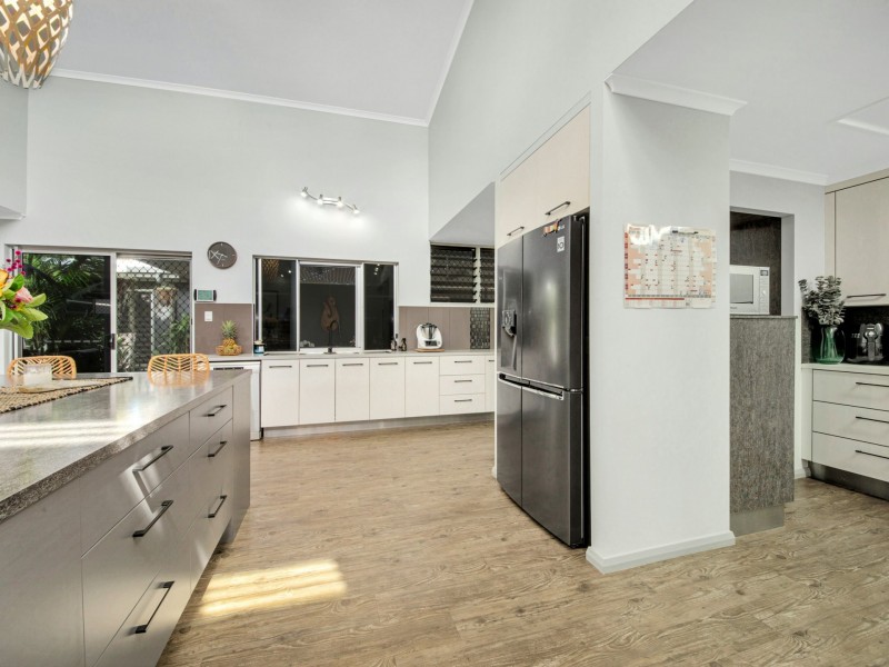 6 Tree Tops Close, O’connell QLD 4680