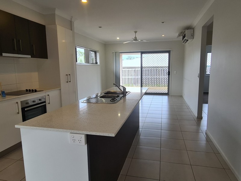 33 Lilyvale Esp., Boyne Island QLD 4680
