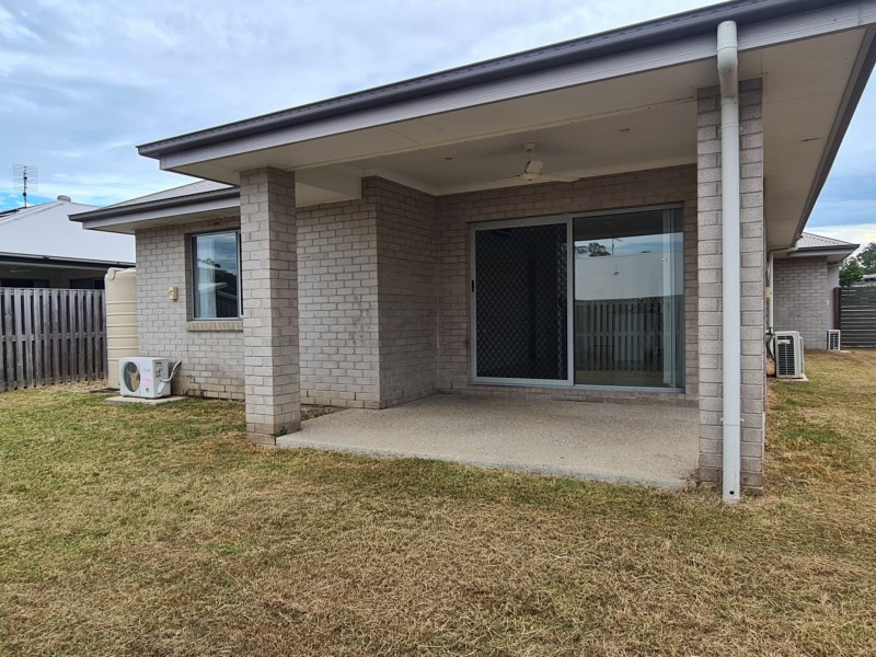 33 Lilyvale Esp., Boyne Island QLD 4680