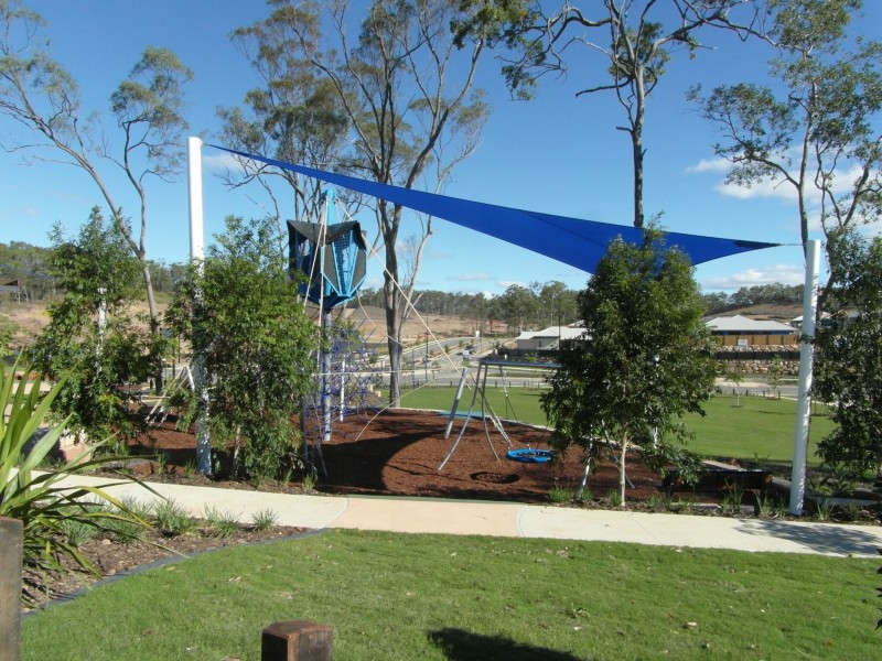 33 Lilyvale Esp., Boyne Island QLD 4680