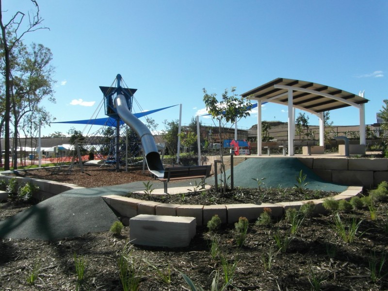 33 Lilyvale Esp., Boyne Island QLD 4680