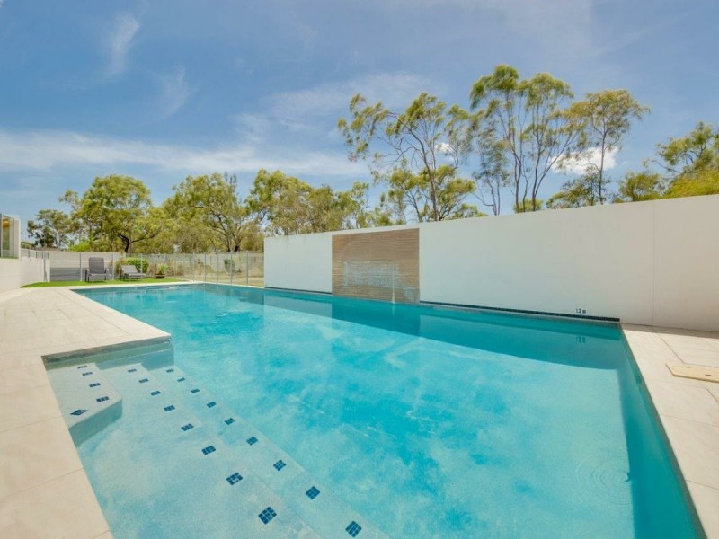 5/2 The Promenade, Boyne Island QLD 4680