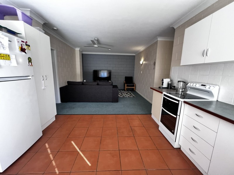 1/4 Arthur Street, Boyne Island QLD 4680