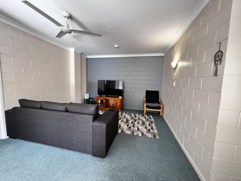 1/4 Arthur Street, Boyne Island QLD 4680