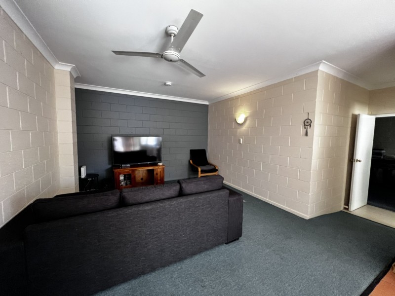 1/4 Arthur Street, Boyne Island QLD 4680