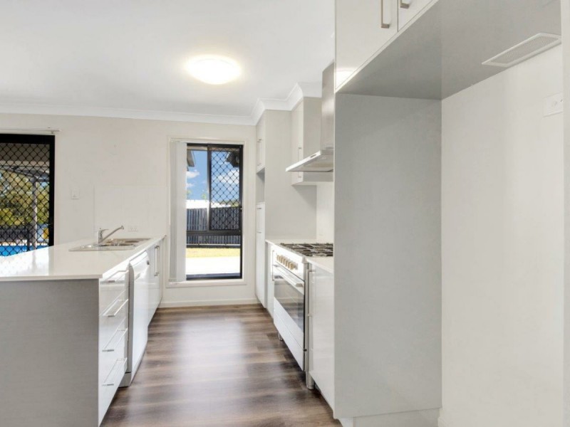 14 Brush Tail Court, Boyne Island QLD 4680