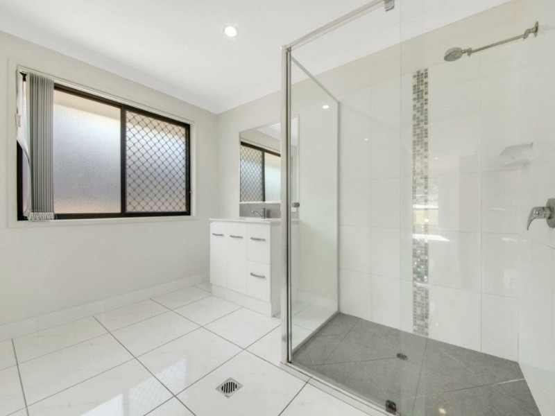 14 Brush Tail Court, Boyne Island QLD 4680