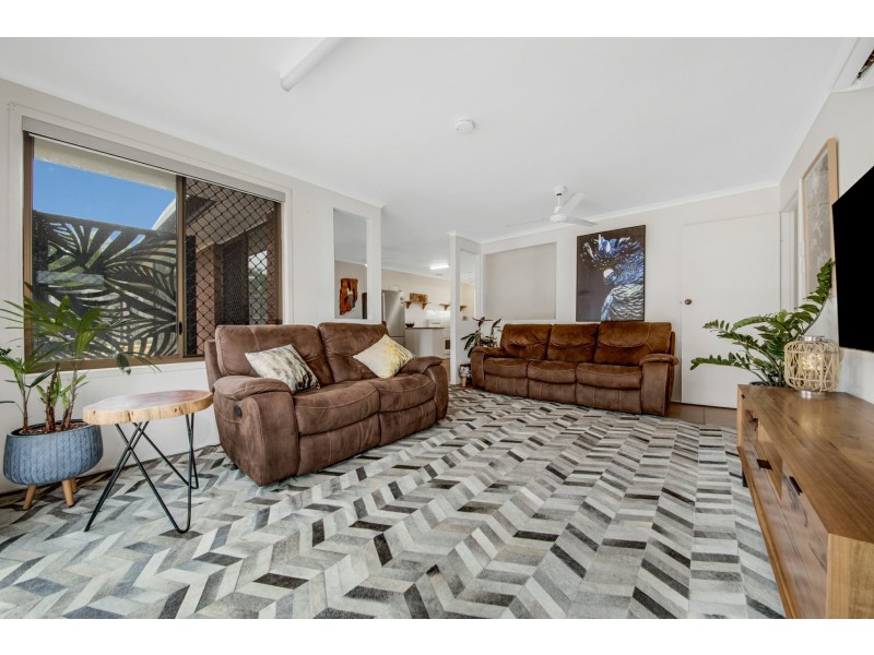 9 Amaroo Street, Boyne Island QLD 4680