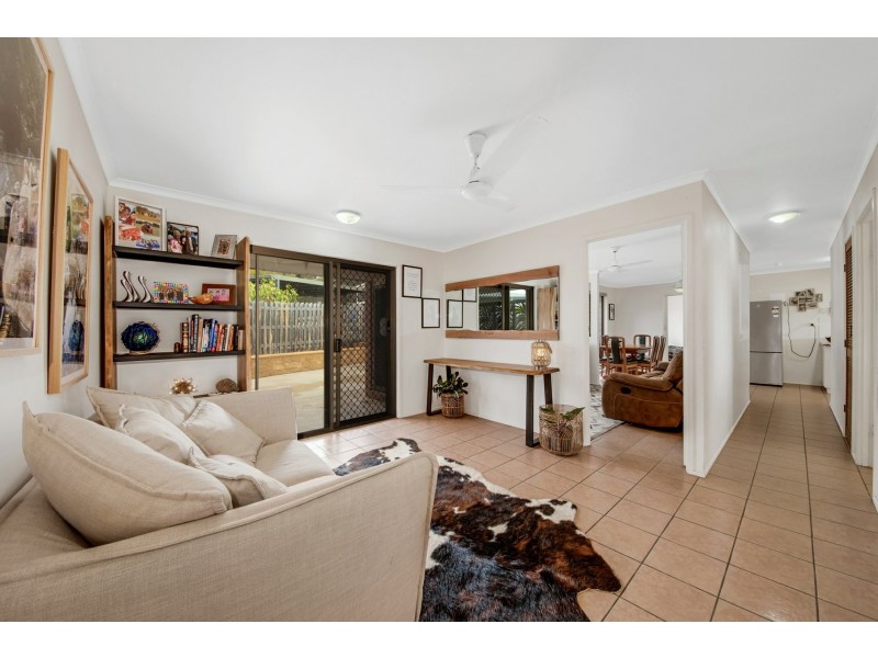 9 Amaroo Street, Boyne Island QLD 4680