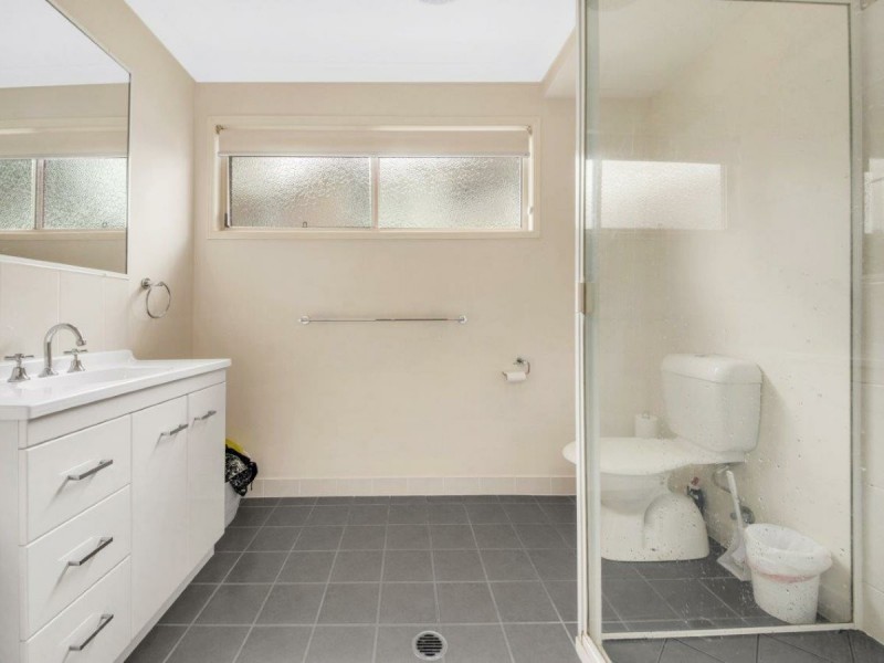 6B Jenny Lind, Boyne Island QLD 4680