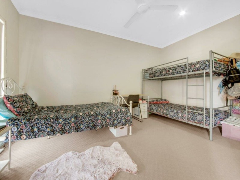 6B Jenny Lind, Boyne Island QLD 4680