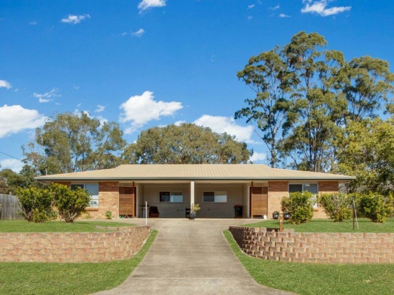27 Centenary Drive, Boyne Island QLD 4680