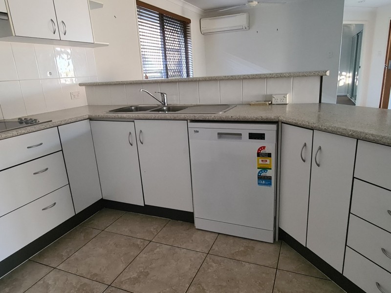 5 Moondarra Crt, Clinton QLD 4680