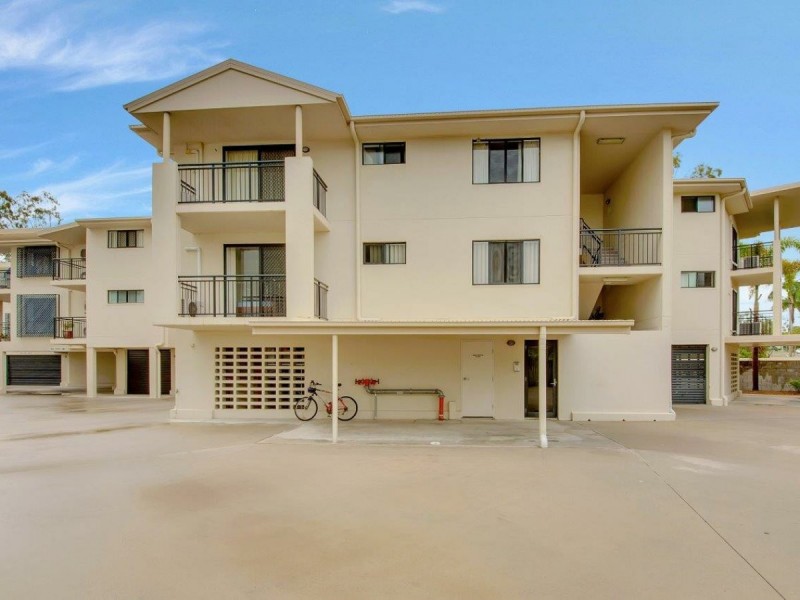 Unit 8/8A Wyndham Avenue, Boyne Island QLD 4680