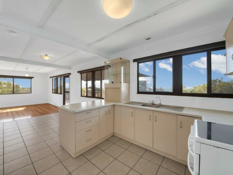 9 Pacific Avenue, Tannum Sands QLD 4680
