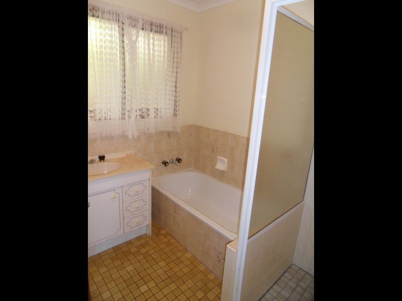 88 BOOTH AVENUE, Tannum Sands QLD 4680