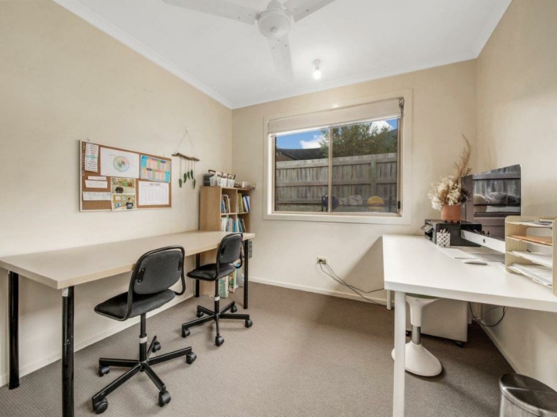 9 Polmaise Street, Boyne Island QLD 4680