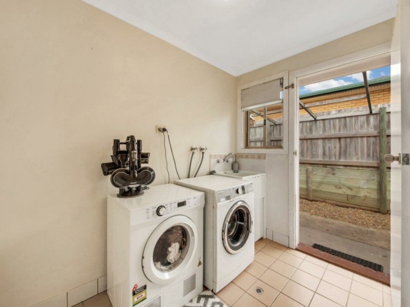 9 Polmaise Street, Boyne Island QLD 4680