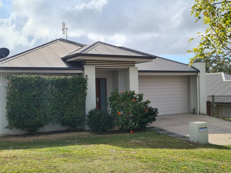 35 Koolivoo Parade, Boyne Island QLD 4680