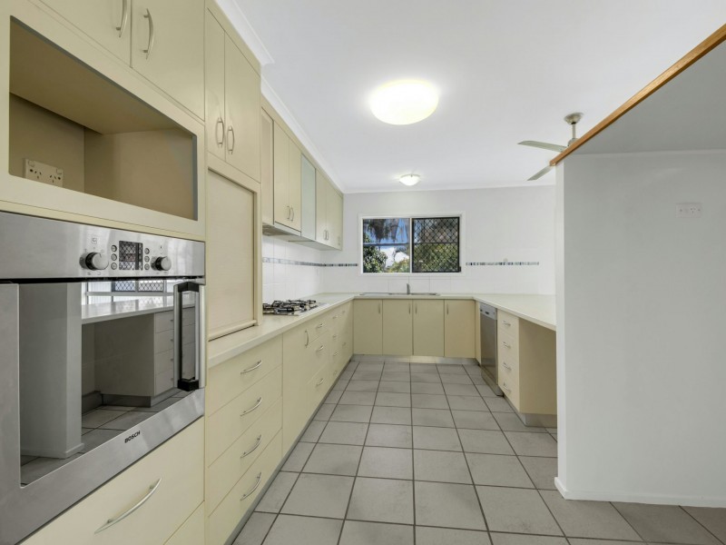 42 Latrobe Street, Tannum Sands QLD 4680