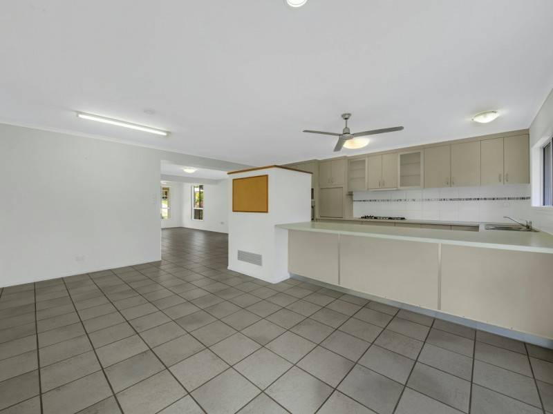 42 Latrobe Street, Tannum Sands QLD 4680