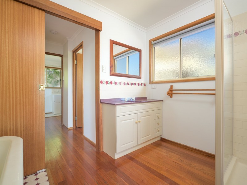 10 Chauvel Court, Boyne Island QLD 4680