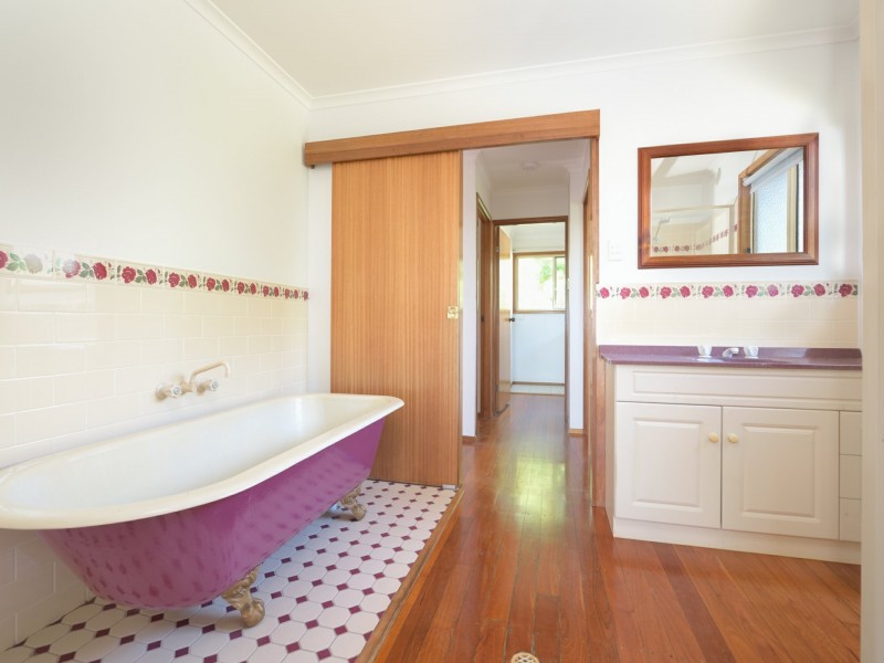 10 Chauvel Court, Boyne Island QLD 4680