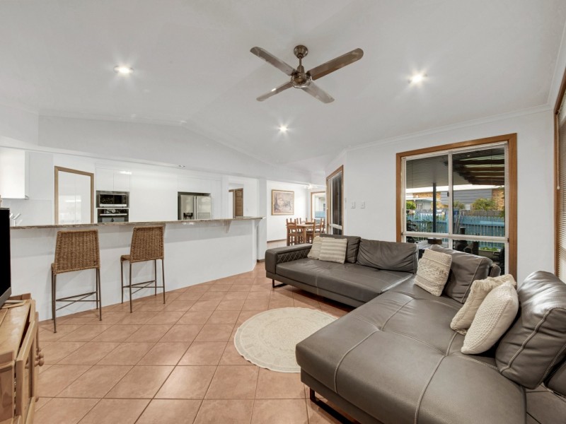 15 The Oaks Road, Tannum Sands QLD 4680