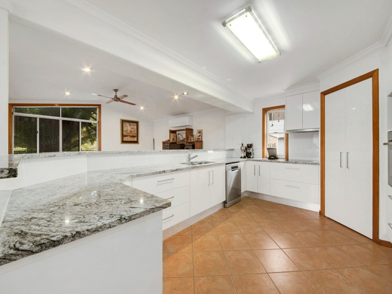 15 The Oaks Road, Tannum Sands QLD 4680