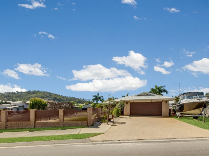 4 McLeod Street, Boyne Island QLD 4680
