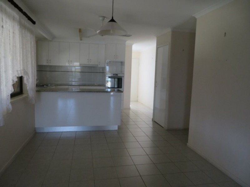 16 Pleasant Avenue, Tannum Sands QLD 4680