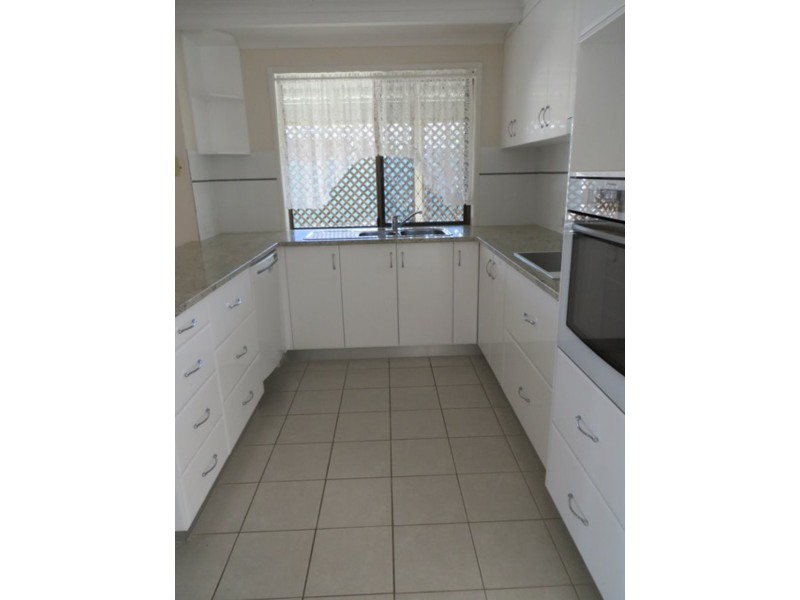 16 Pleasant Avenue, Tannum Sands QLD 4680