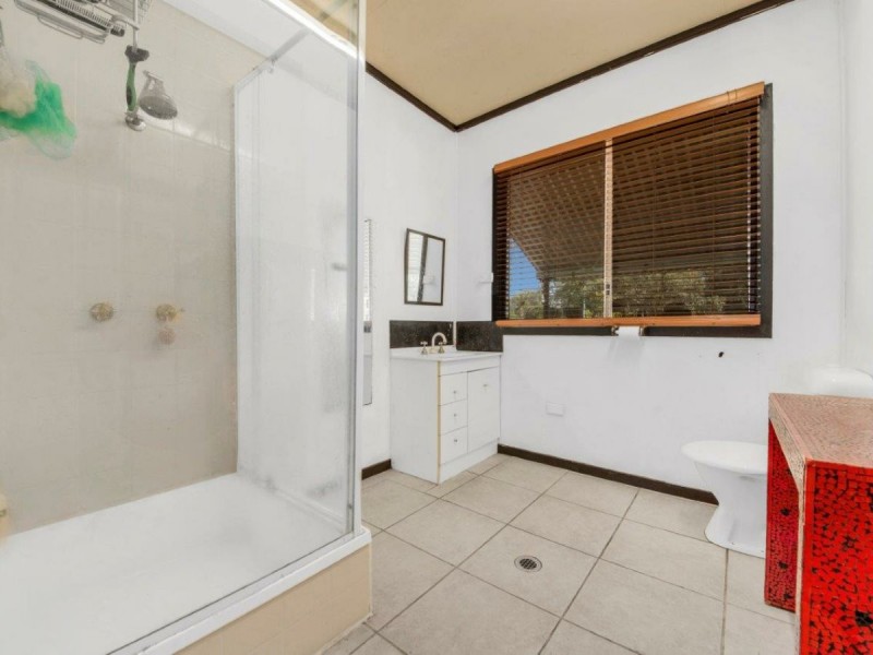 15 Awoonga Dam Road, Benaraby QLD 4680